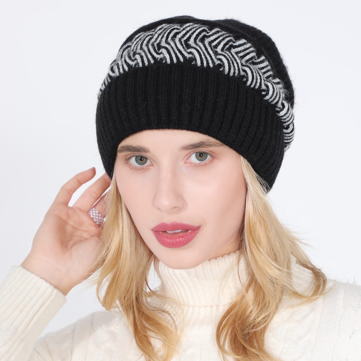Fashion Color Matching Thick Knitted Cone Hat